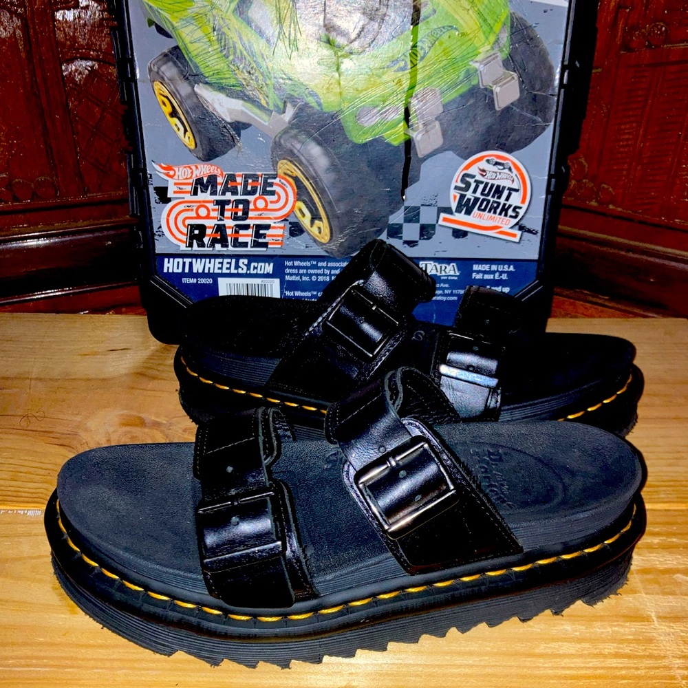 Doc Martens Slides